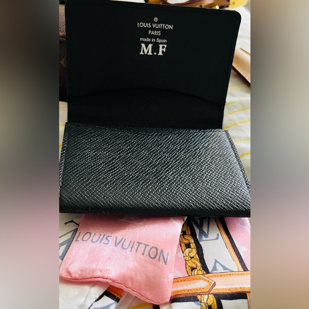 💯💯authentic LV  wallet in pristine condition . Date code and authenticity